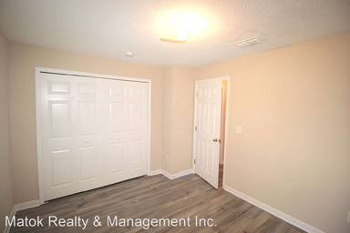 Main picture of 105 Smith Trl