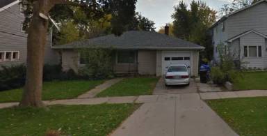 Main picture of 715 W 3rd St