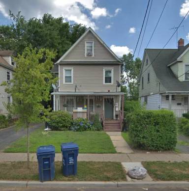Main picture of 687 W 3rd St