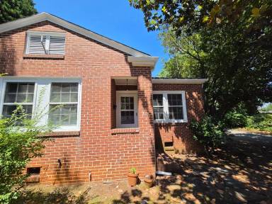 Main picture of 322 W McCubbins St