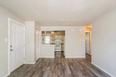 Main picture of 330 Vehr Dr