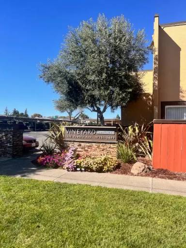 Main picture of Vineyard Townhomes