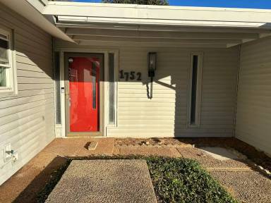 Main picture of 1752 Brown Trl