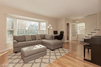 Main picture of 4337 Groveland Rd