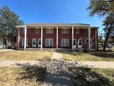 Main picture of 412 SW 17th Ave