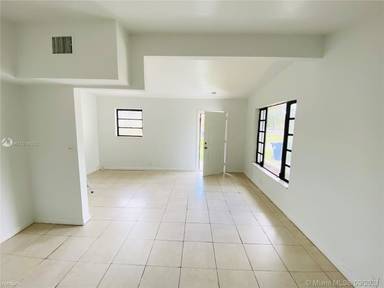 Main picture of 9511 NW 3rd Ave