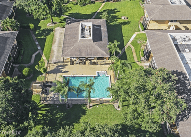Main picture of 5825 Washington St