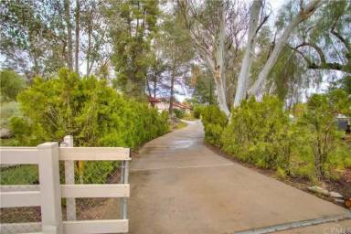 Main picture of 23692 Lemon Ave