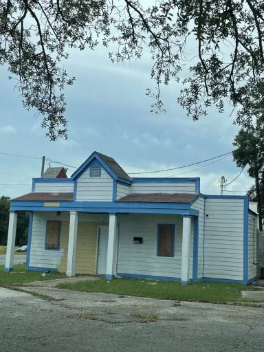 Main picture of 5042 Mobile Hwy