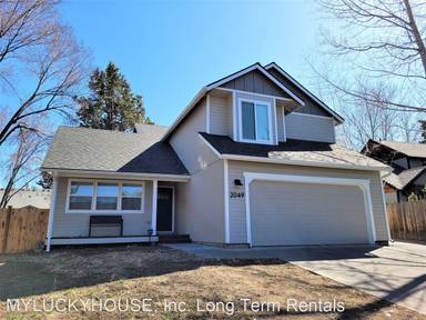 Main picture of 2049 NE Red Rock Ln