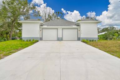 Main picture of 6076 Lacota Ave