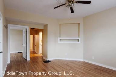 Main picture of 211 W 7th St