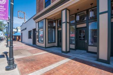 Main picture of 5753 W Glendale Ave