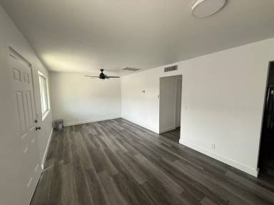 Main picture of 1709 W Linden St