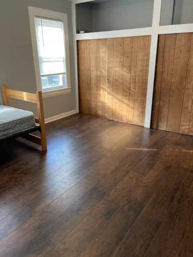 Main picture of 820 Elm St