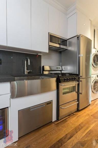 Main picture of 16 E 116th St