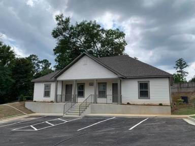 Main picture of 1711 Springhill Pl
