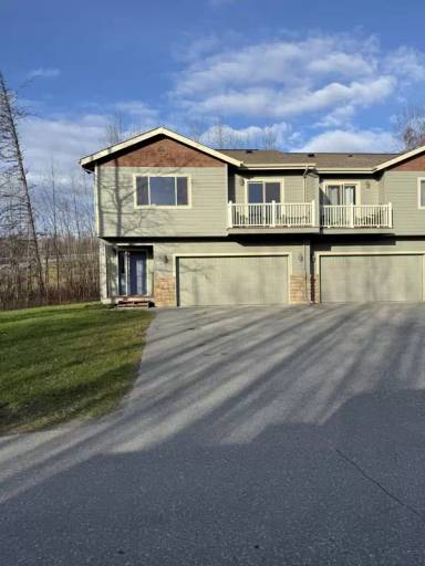 Main picture of 2813 S Avalon Cir