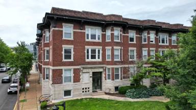 Main picture of 4502 Laclede Ave