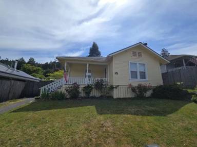 Main picture of 526 B St