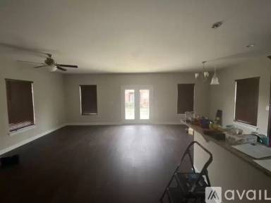 Main picture of 1001 Joyce St