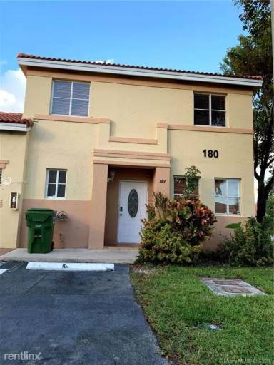 Main picture of Villas At Bristol Park Co