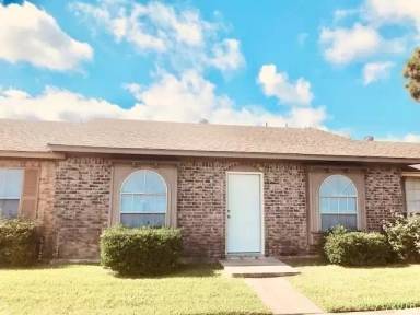 Main picture of 1502 Beaumont Rd