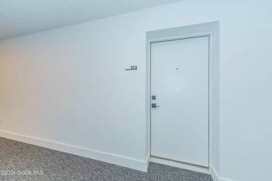 Main picture of 9 Laura Dr