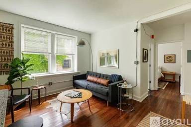 Main picture of 27 E Willis St