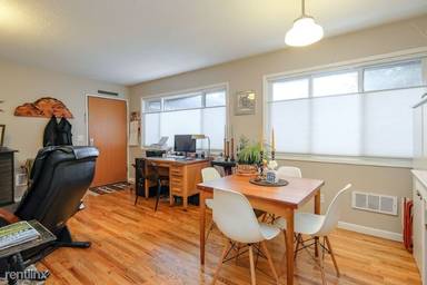 Main picture of 2026 NE Hancock St