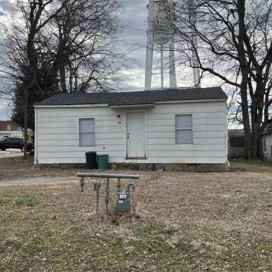 Main picture of 118 W Pine St