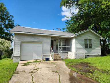 Main picture of 1826 E 6th St