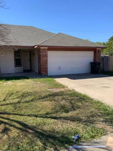 Main picture of 3404 Crescent Dr