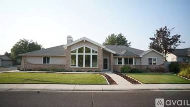 Main picture of 1515 E Trevino St