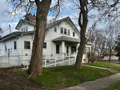 Main picture of 1102 1st St