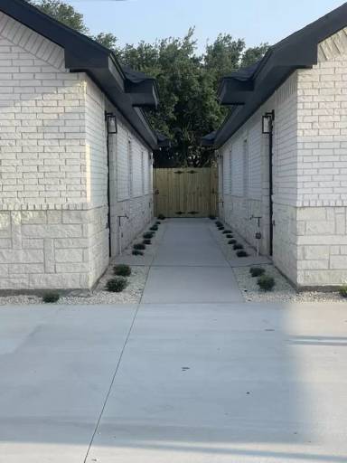 Main picture of 3706 Chapa Ave
