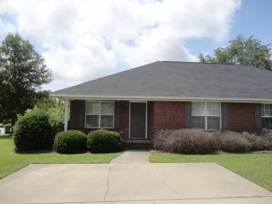 Main picture of 2010 Essex Dr