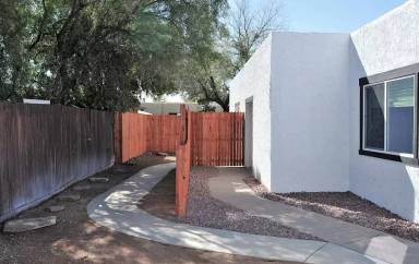 Main picture of 3318 E Presidio Rd