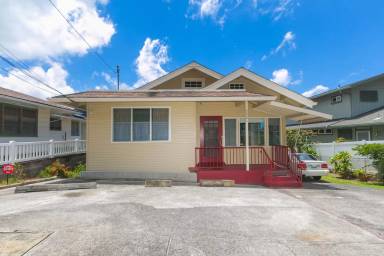 Main picture of 2521 Waolani Ave