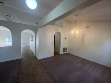 Main picture of 3 Longfellow Dr