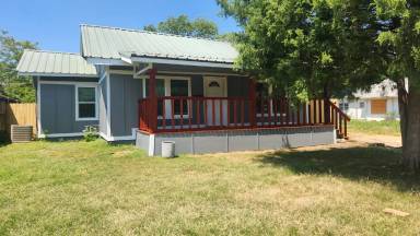 Main picture of 1317 S Osage Ave