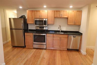 Main picture of 45 Maple St
