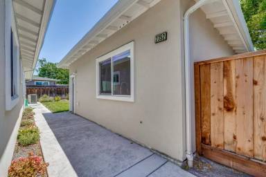 Main picture of 2350 Cabrillo Ave