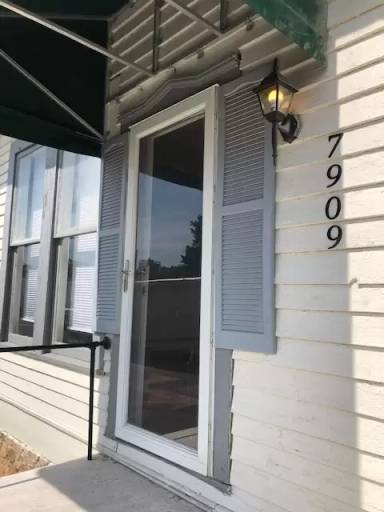 Main picture of 7909 Parkway Dr