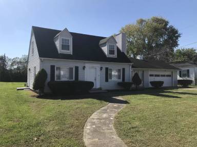 Main picture of 1400 E Pea Ridge Rd