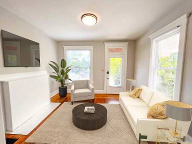 Main picture of 2300 N High St