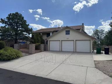 Main picture of 10412 La Paz Dr NW