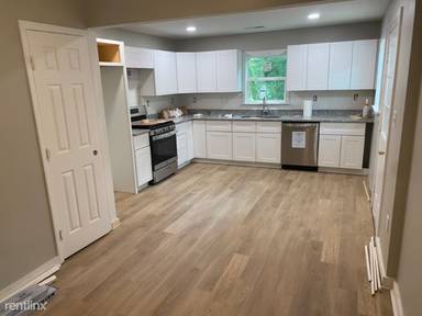 Main picture of 424 Arbor Dr