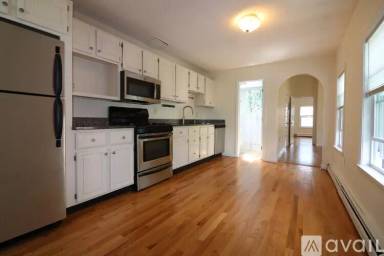 Main picture of 13 Vinton St