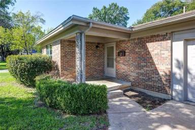 Main picture of 3712 Stadium Dr